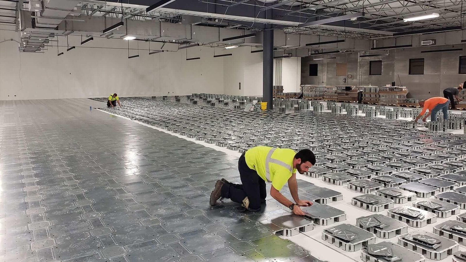 Key Benefits of De Rocking ‍Raised Access Floors in Modern Workspaces